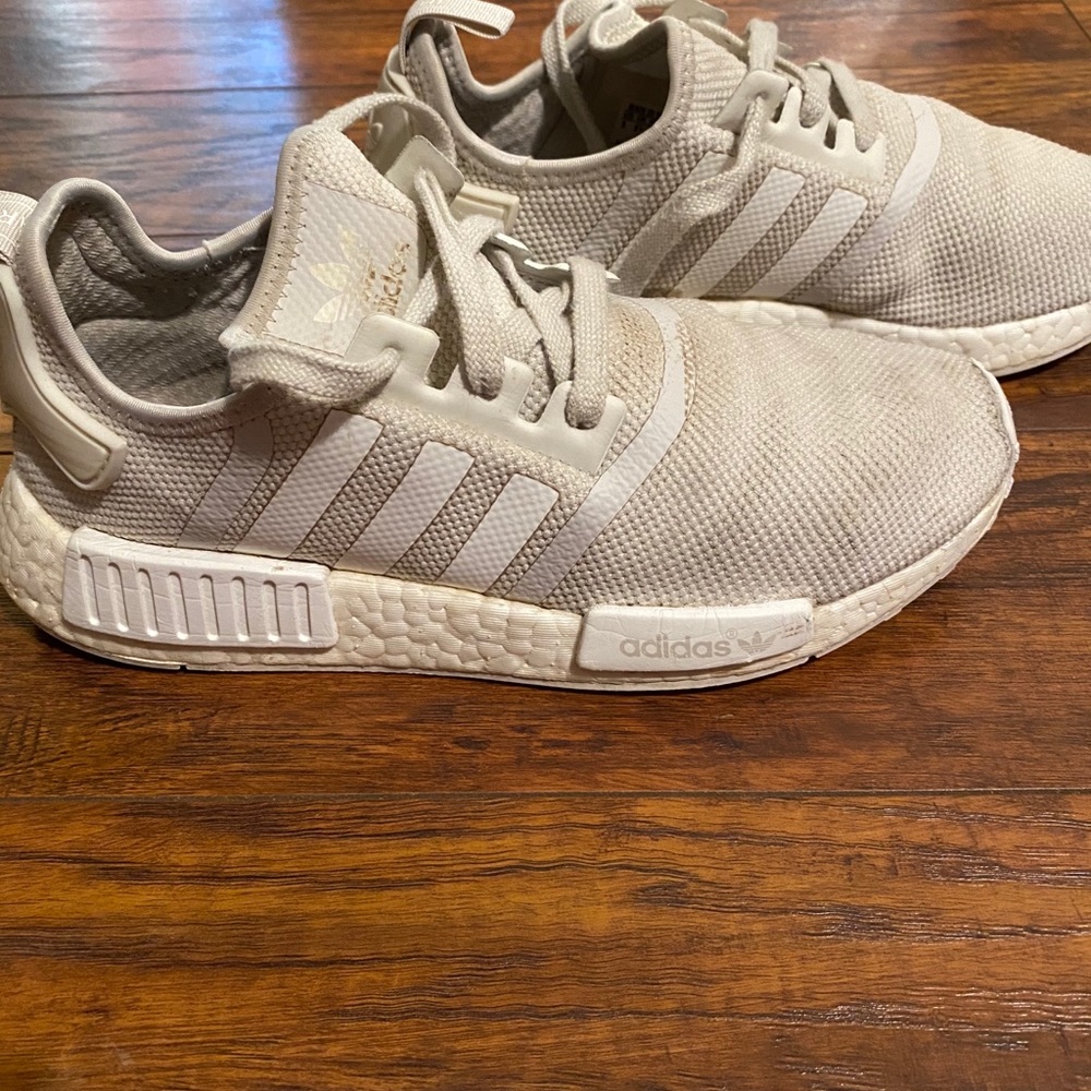 Adidas NMD R1 shoes